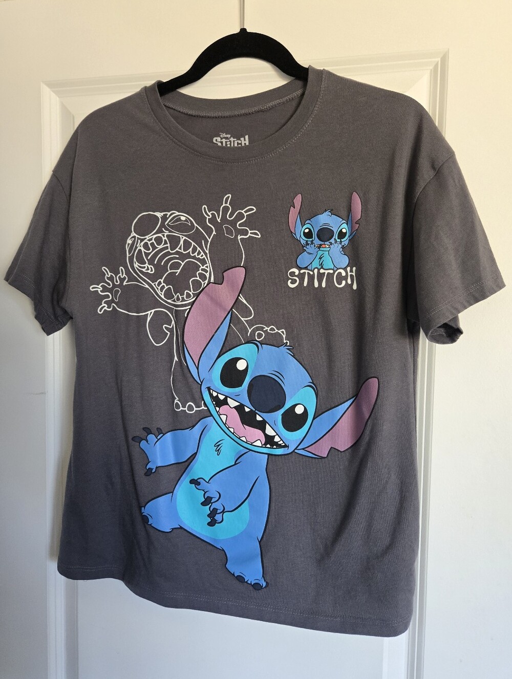 Disney's Lilo & Stitch Juniors' Stitch Graphic Tee Size L
